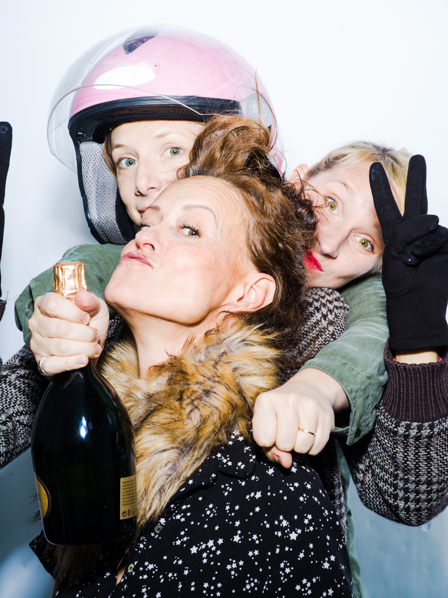 Avignon OFF : SPECULUM à la Condition des soies, loufoque et  précieux