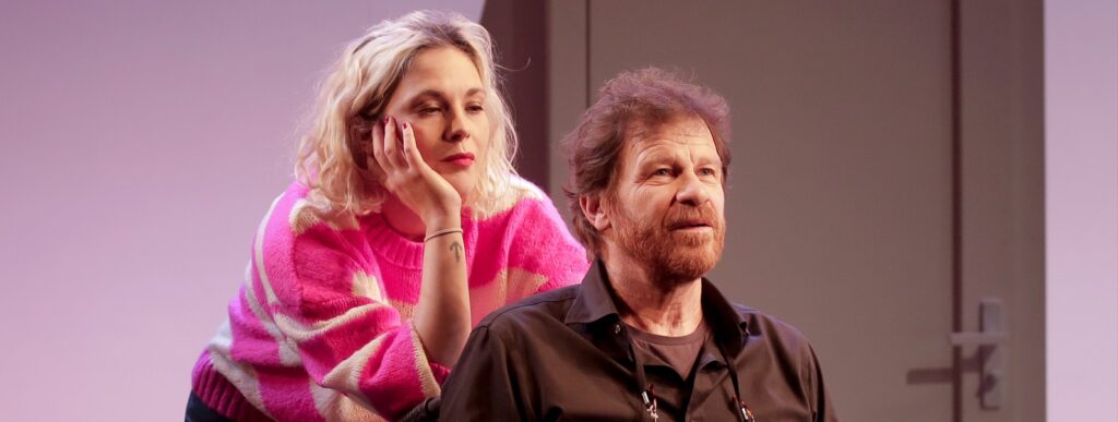 Le manteau de Janis au Petit Montparnasse fait le buzz