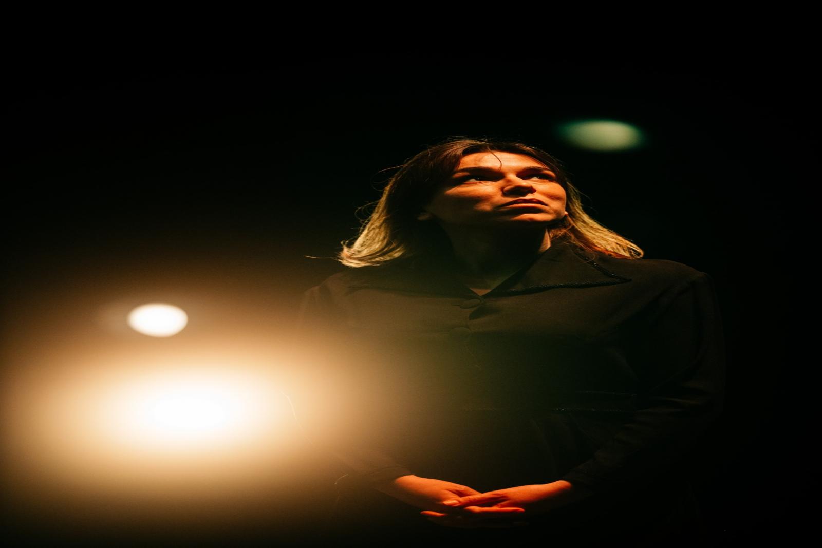 Marie Torreton éblouissante dans «&nbsp;Prières aux vivants&nbsp;» à la Scala de Paris