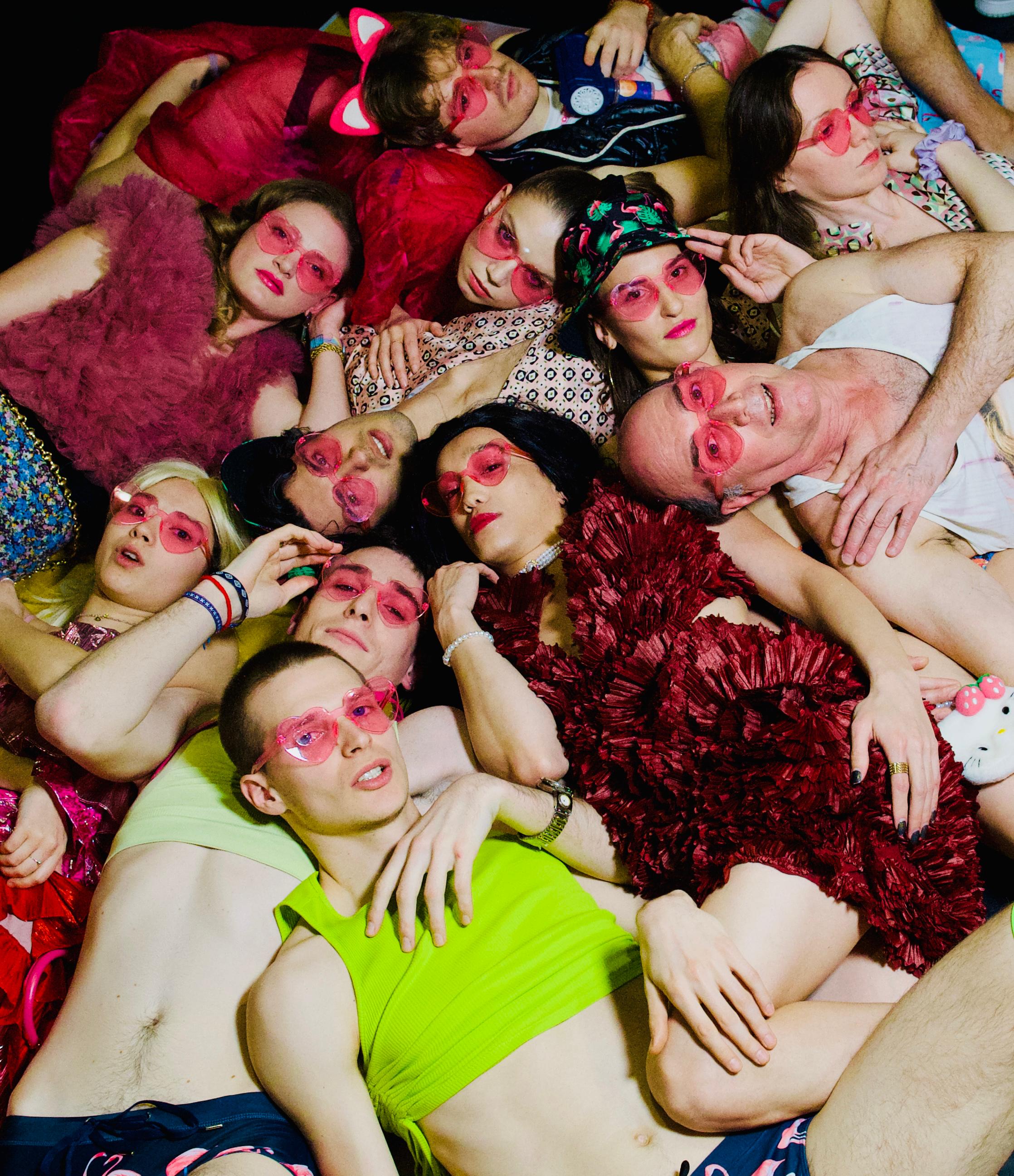 Événement au Théâtre 14 : Yuming Hey revisite Platonov. Foutraque et brillant.