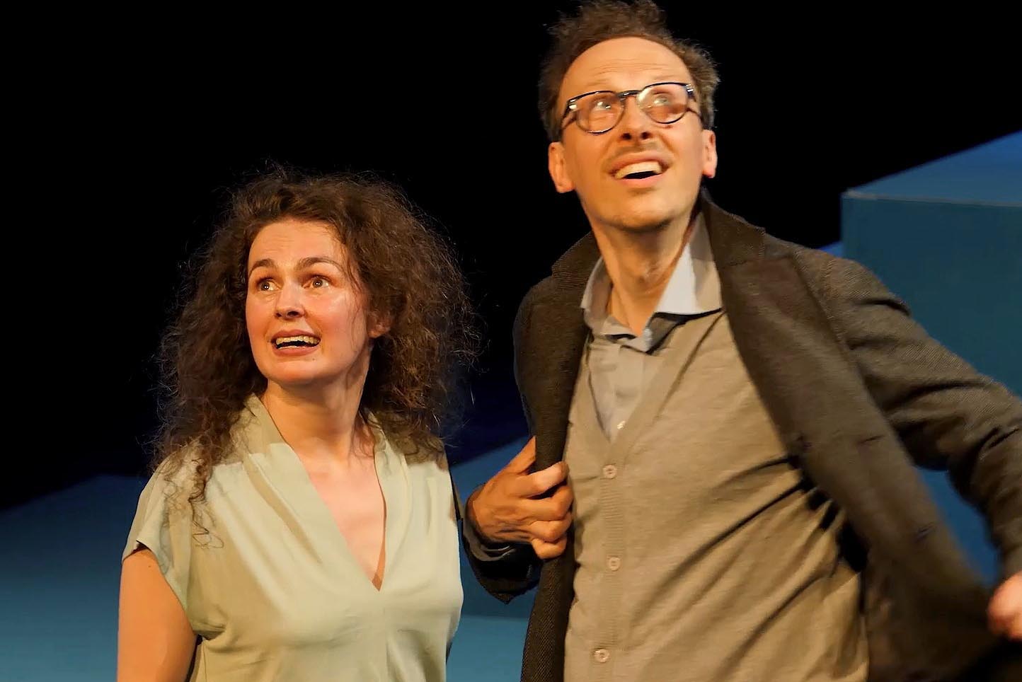 Le voyage d’Alice en Suisse&nbsp;: une traversée édifiante entre gravité et fausse légèreté.