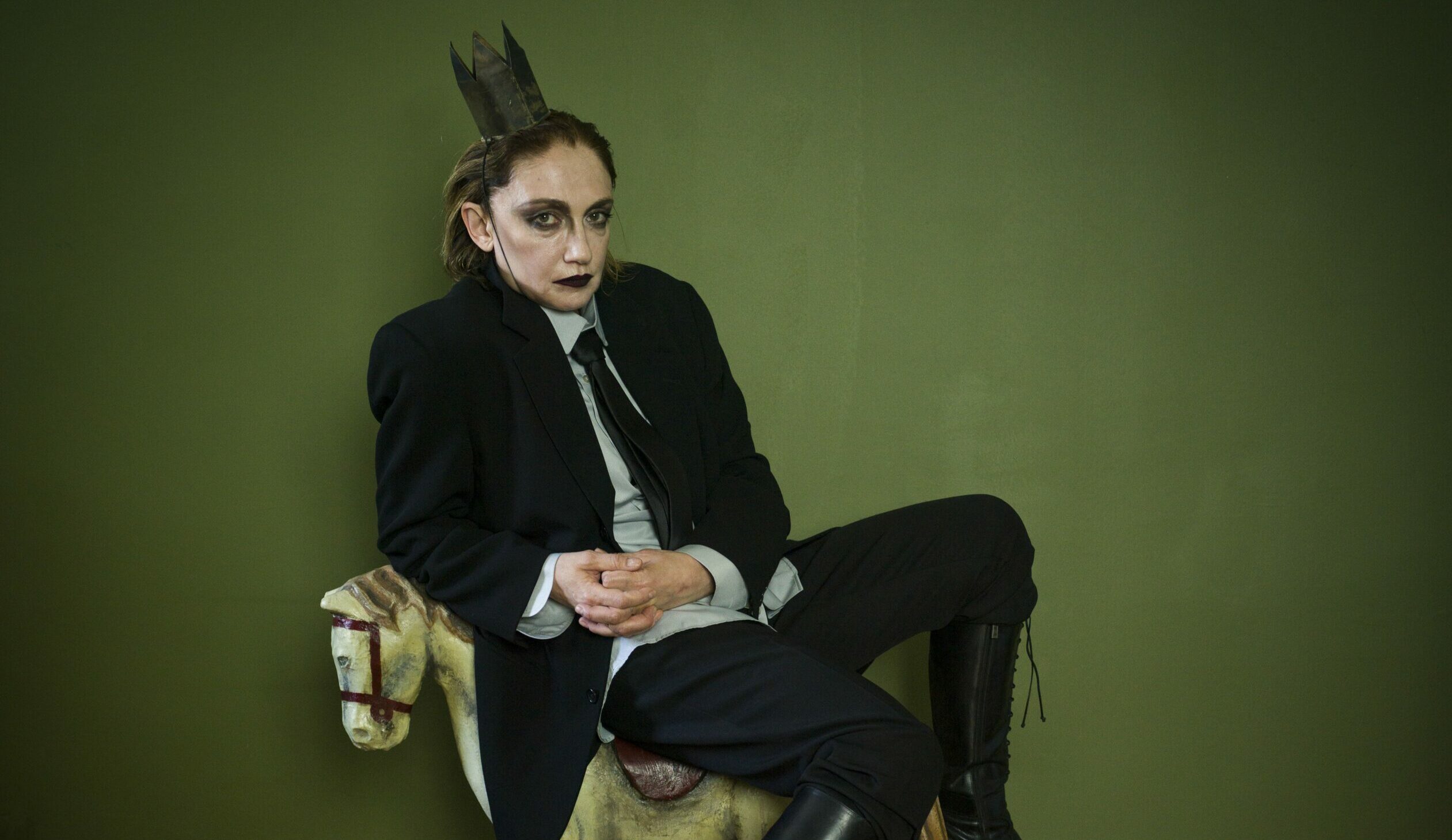 « Richard III » de Shakespeare au Gémeaux par le Théâtre Gesher : le mal en majesté.