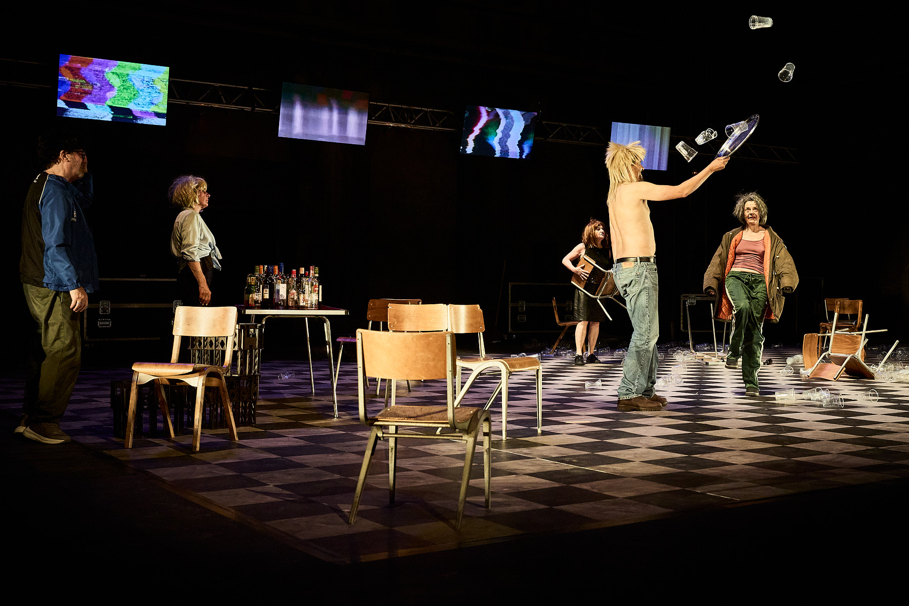 AVIGNON IN : « Everything Must Go », ou la scie comme dernier lien du monde
