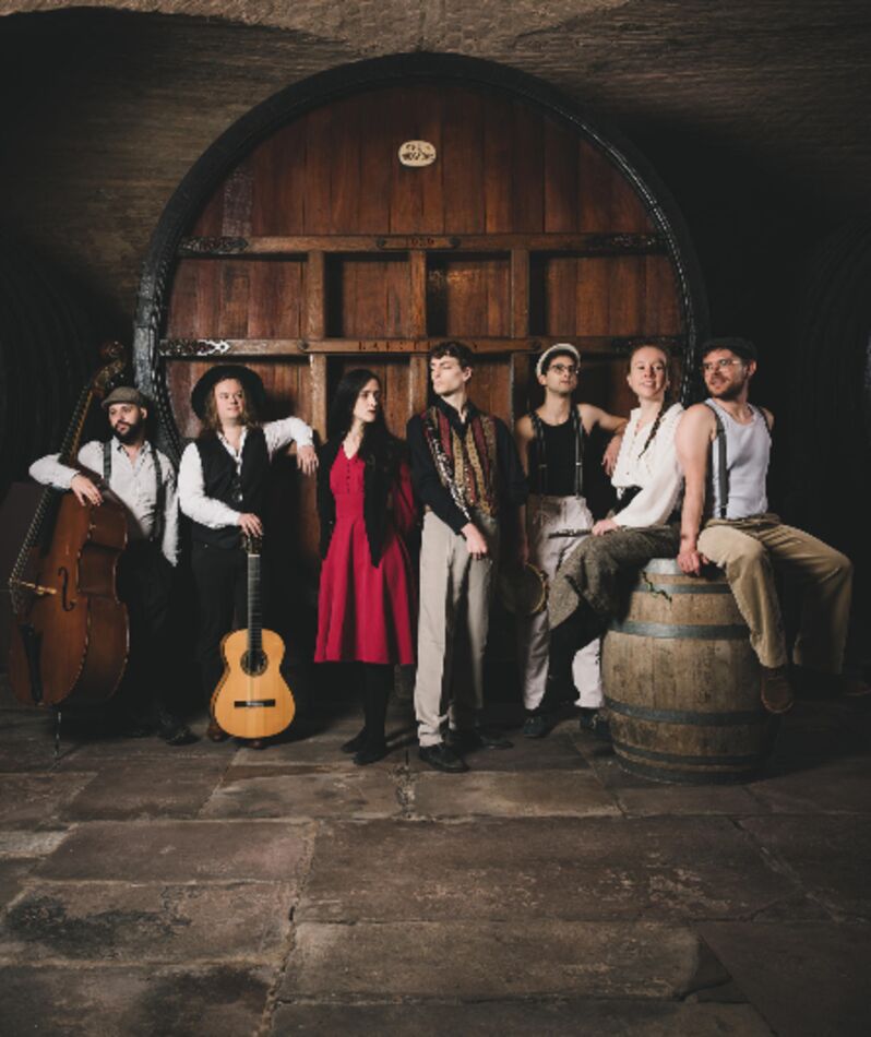 Avignon OFF : « Amours Sorcières », Une odyssée musicale de la Retirad